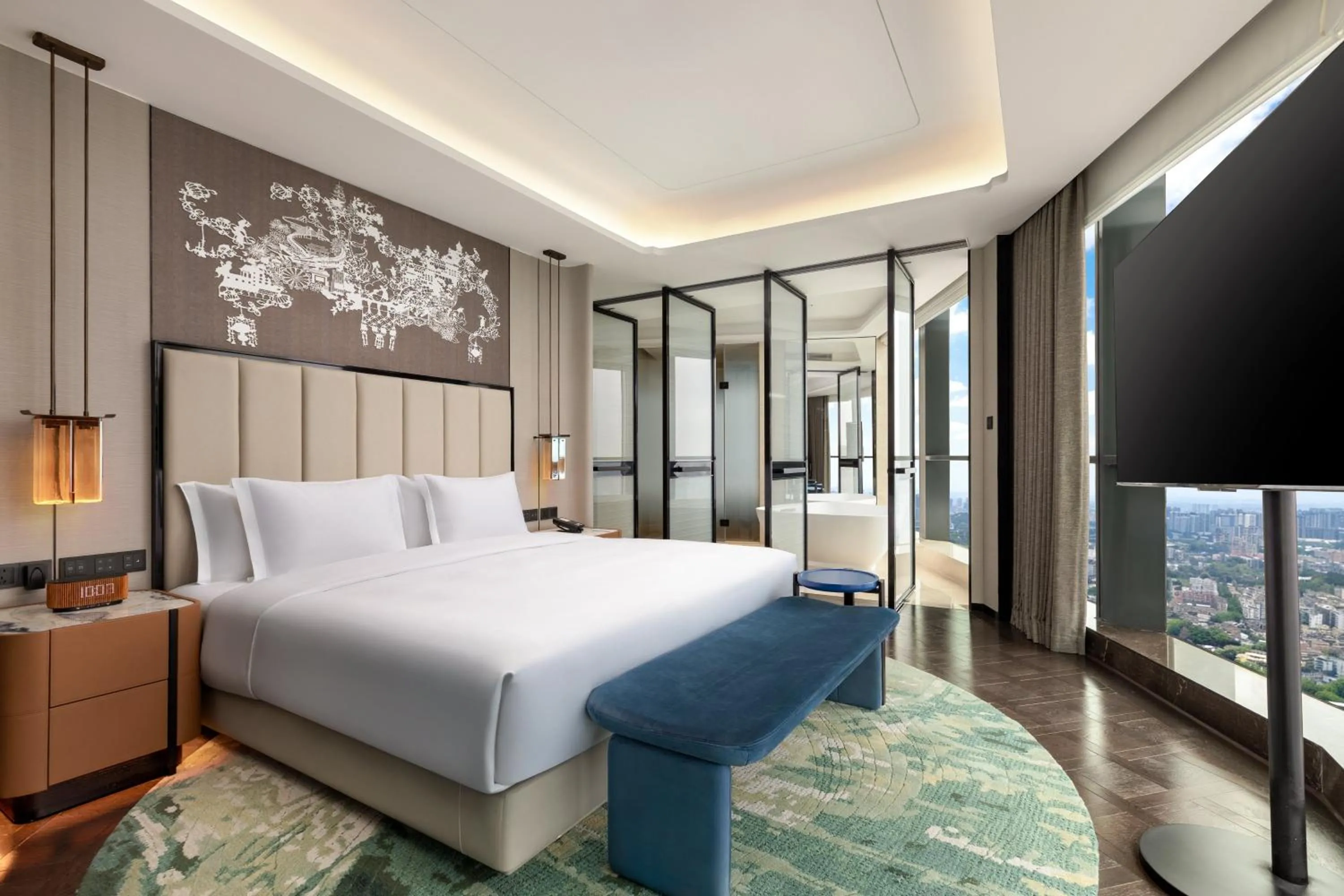 Photo of the whole room, Bed in HUALUXE Zhongshan City Center