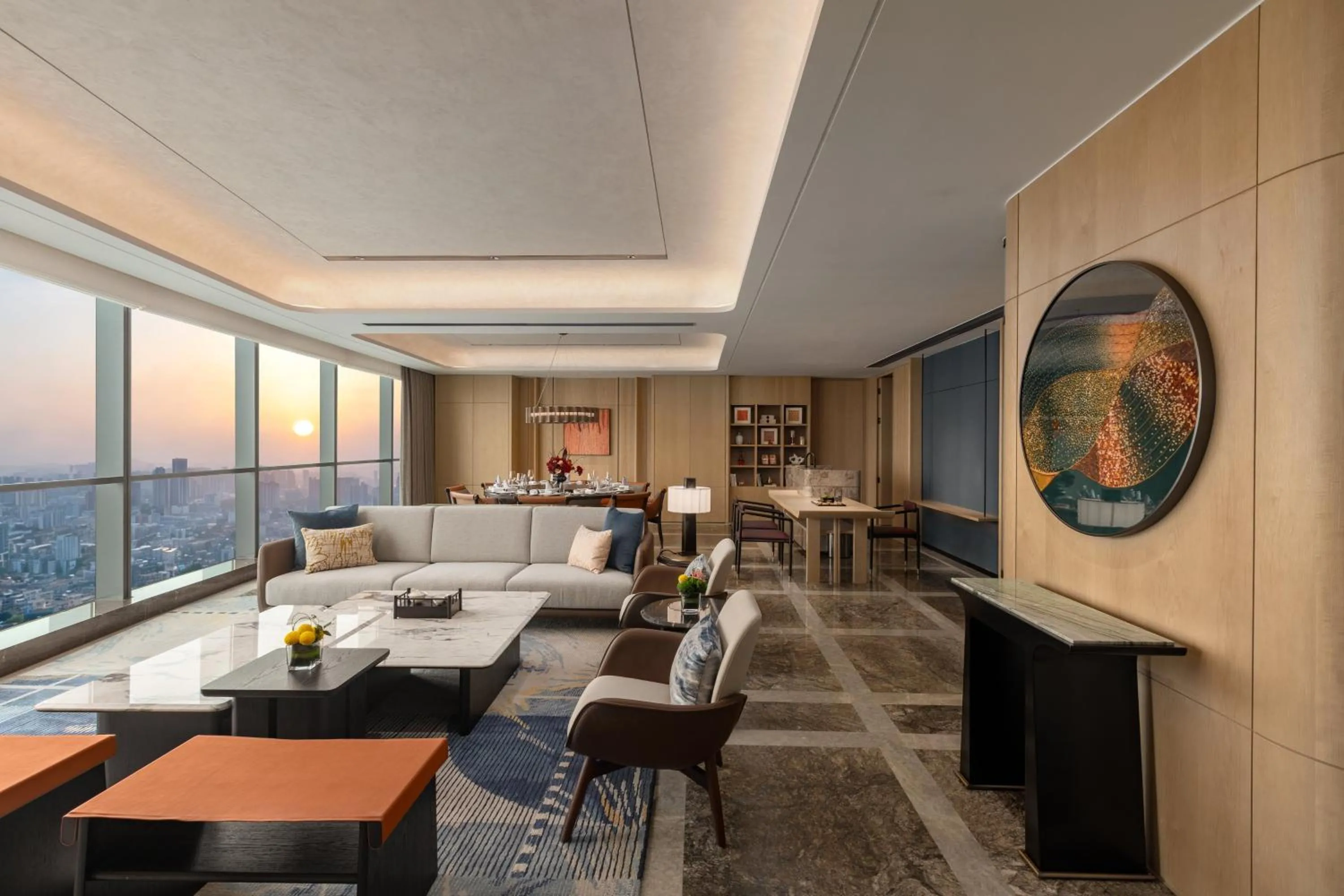 Photo of the whole room, Bed in HUALUXE Zhongshan City Center