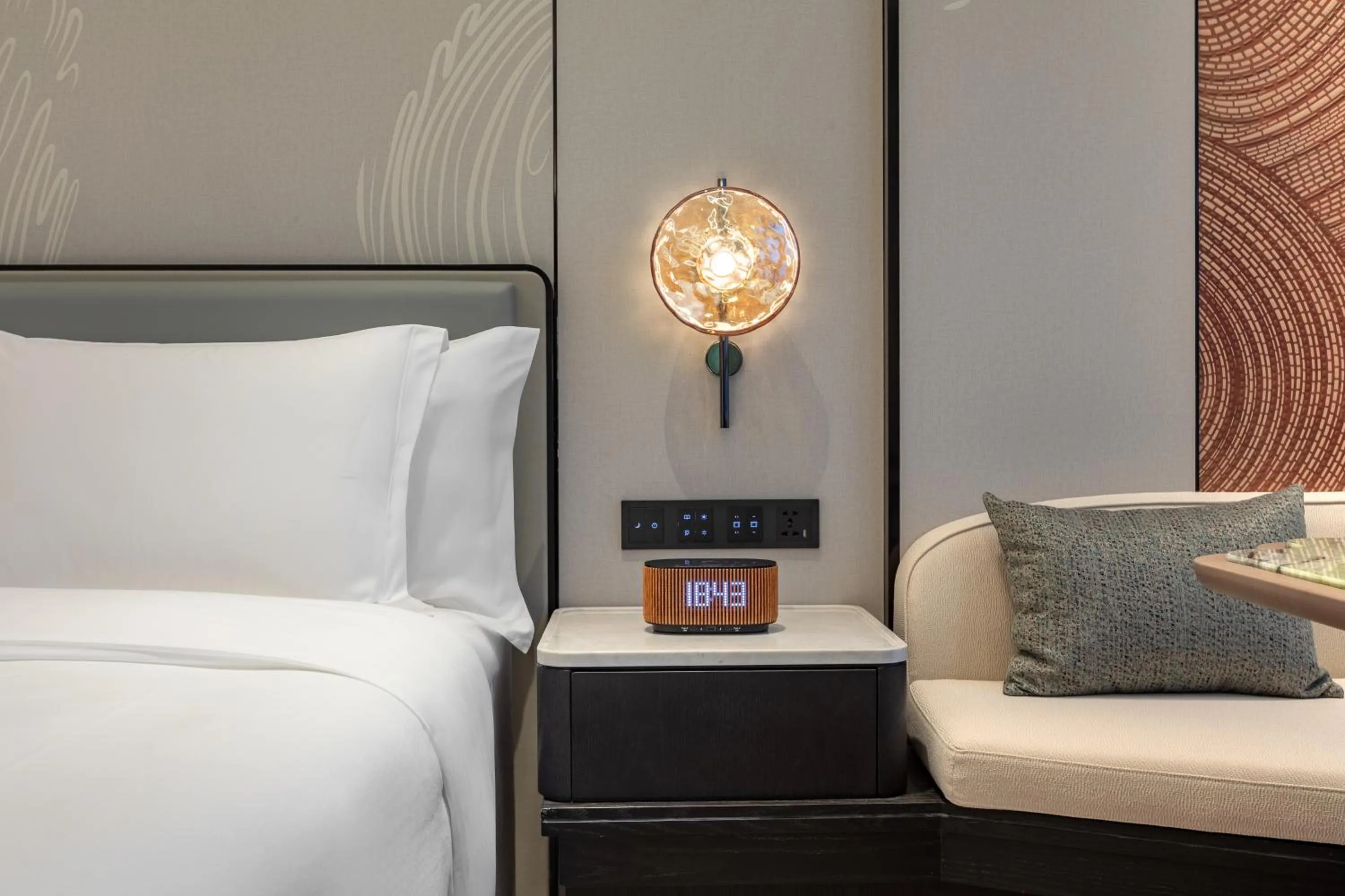 Bedroom, Bed in HUALUXE Zhongshan City Center