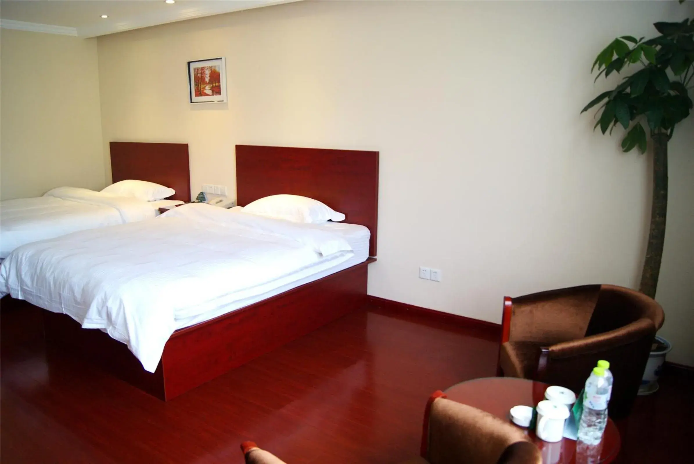 Bedroom, Bed in GreenTree Inn WenZhou LuCheng XiaoNanMen Express Hotel Bedroom, Bed in GreenTree Inn WenZhou LuCheng XiaoNanMen Express Hotel