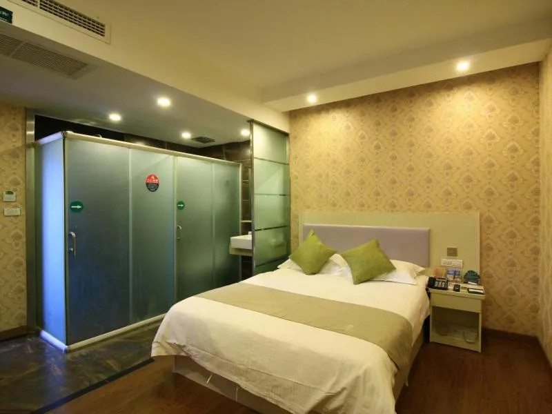 Bed in GreenTree Inn WenZhou LuCheng XiaoNanMen Express Hotel