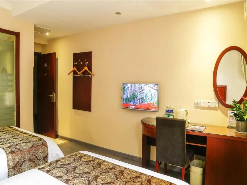 Bed in GreenTree Inn Guangdong Shenzhen Longhua New Area Longguan Rord Tianhong Express Hotel