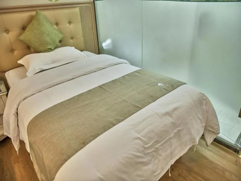 Bed in GreenTree Inn Guangdong Foshan Longjiang North Fenghua Road Express Hotel