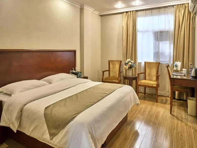 Bed in GreenTree Inn Guangdong Foshan Longjiang North Fenghua Road Express Hotel