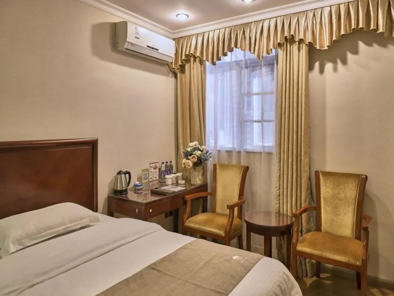 Bed in GreenTree Inn Guangdong Foshan Longjiang North Fenghua Road Express Hotel