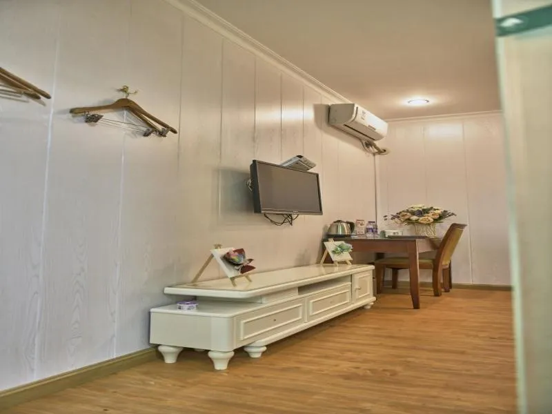 GreenTree Inn Guangdong Foshan Longjiang North Fenghua Road Express Hotel