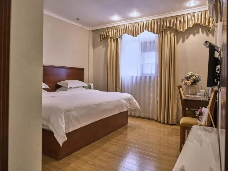Bed in GreenTree Inn Guangdong Foshan Longjiang North Fenghua Road Express Hotel