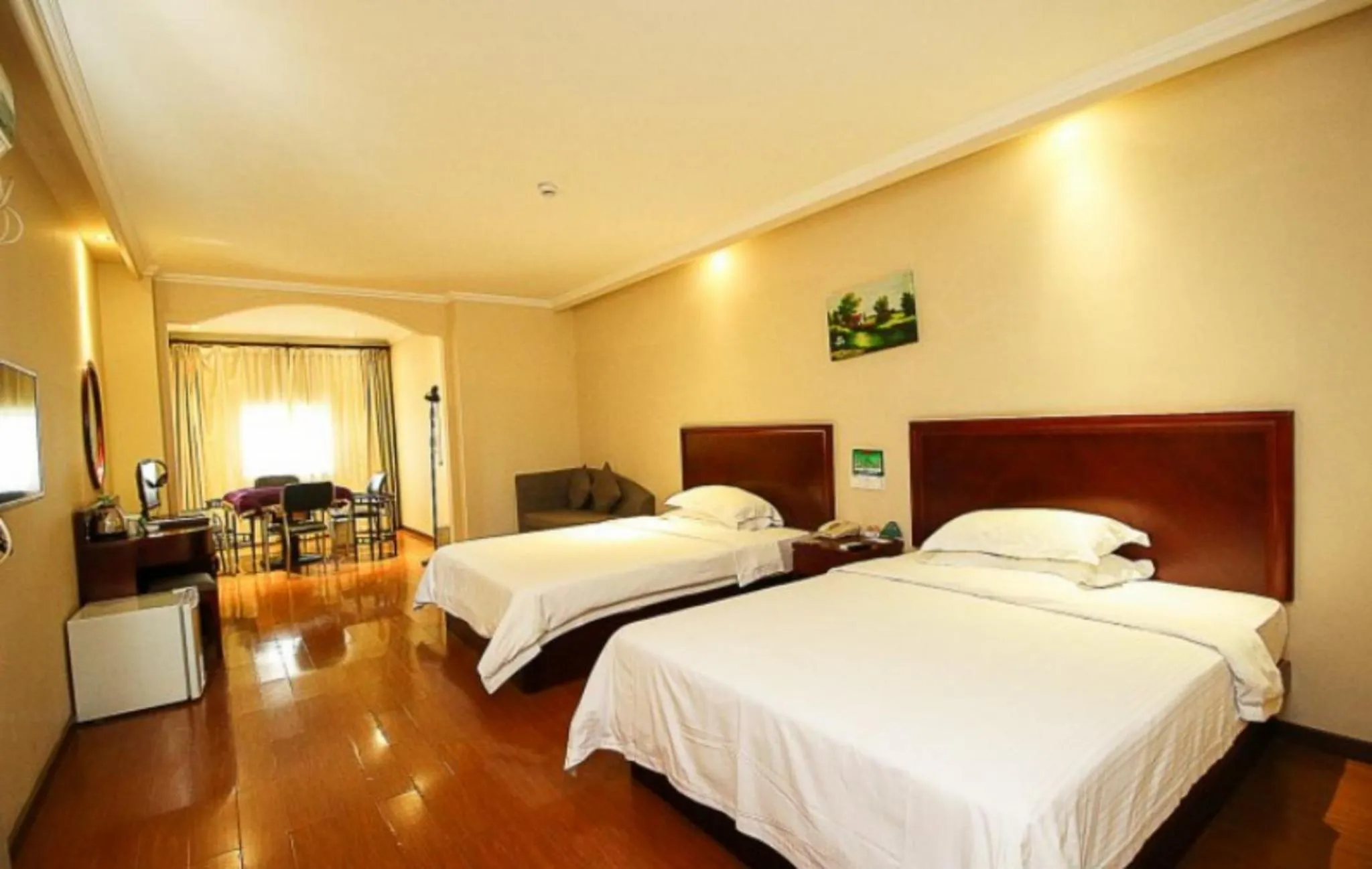 Bed in GreenTree Inn Hainan Haikou Guomao Business Hotel