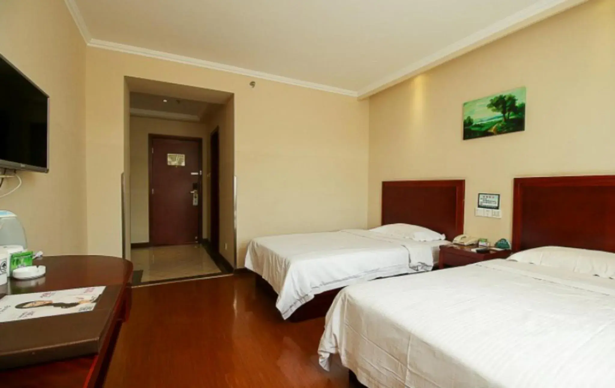 Bed in GreenTree Inn Hainan Haikou Guomao Business Hotel Bed in GreenTree Inn Hainan Haikou Guomao Business Hotel