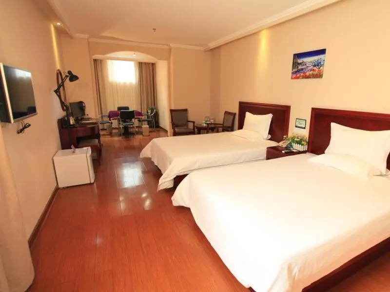 Bed in GreenTree Inn Hainan Haikou Guomao Business Hotel