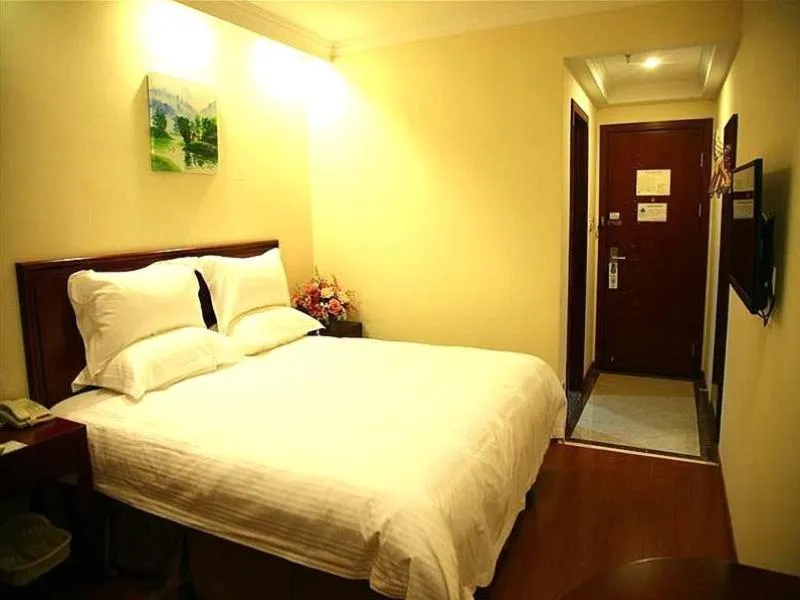 Bed in GreenTree Inn Beijing Beiqijia Litang Road Express Hotel