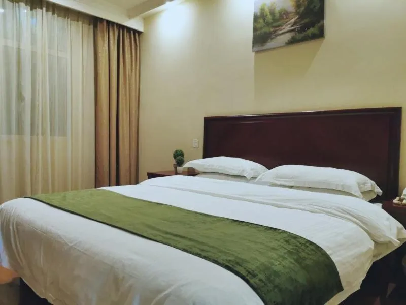 Bed in GreenTree Inn ShangHai Car Piers Studio Express Hotel