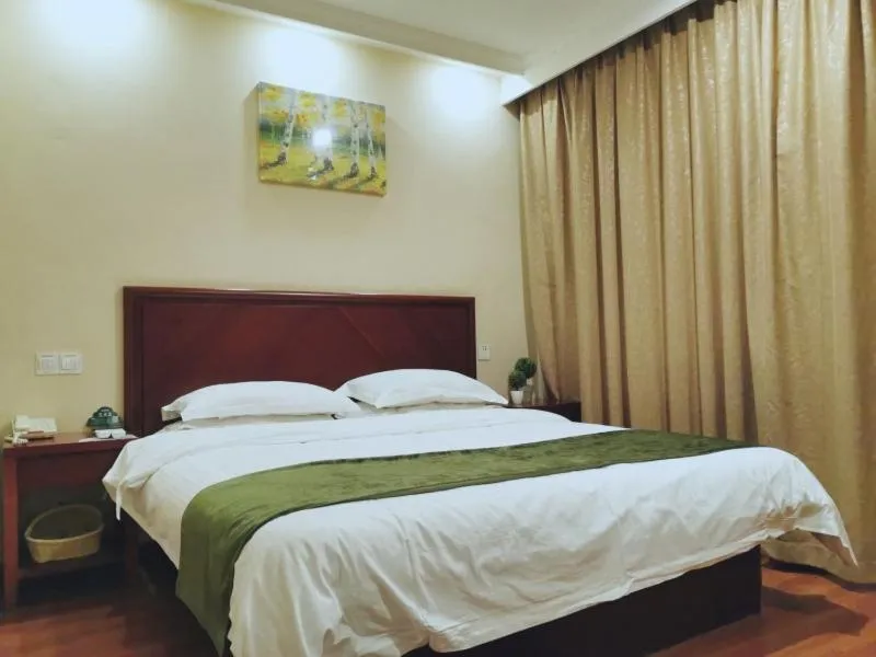 Bed in GreenTree Inn ShangHai Car Piers Studio Express Hotel