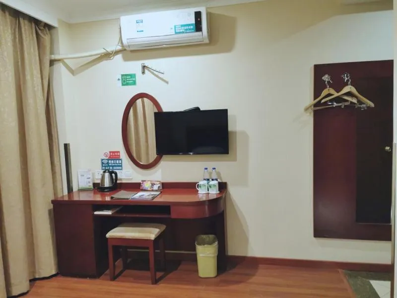 GreenTree Inn ShangHai Car Piers Studio Express Hotel