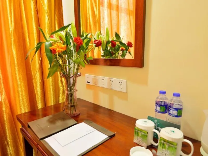 GreenTree Inn HeBei ZhangJiaKou GongYe Road No.5 Middle School Shell Hotel