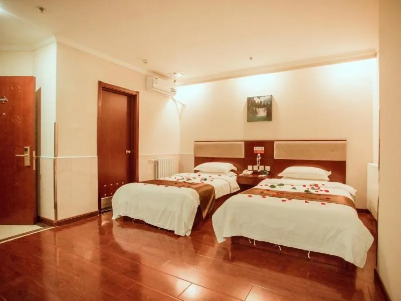 Bed in GreenTree Inn HeBei ZhangJiaKou ZhangBei Caoyuantian Rd ZhangKu Avenue Express Hotel