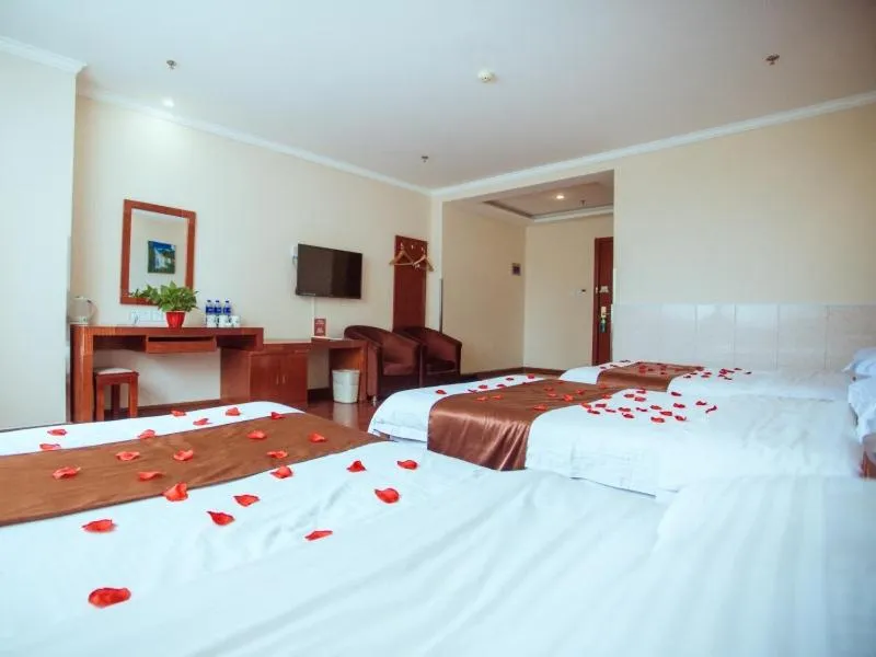 Bed in GreenTree Inn HeBei ZhangJiaKou ZhangBei Caoyuantian Rd ZhangKu Avenue Express Hotel