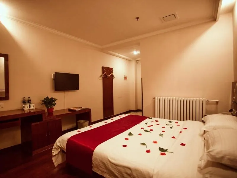 Bed in GreenTree Inn HeBei ZhangJiaKou ZhangBei Caoyuantian Rd ZhangKu Avenue Express Hotel