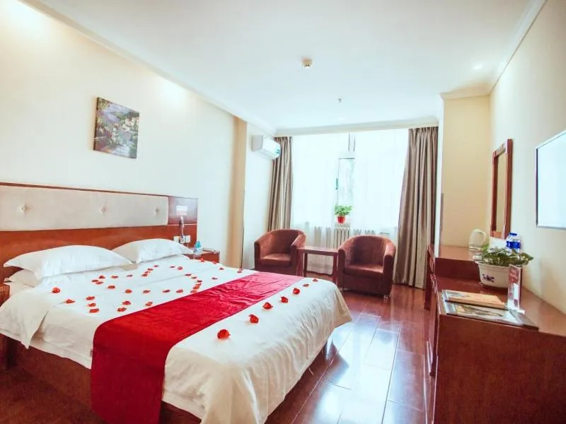 Bed in GreenTree Inn HeBei ZhangJiaKou ZhangBei Caoyuantian Rd ZhangKu Avenue Express Hotel