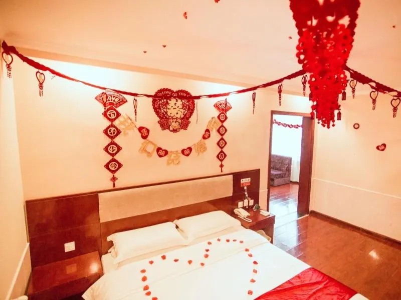 Bed in GreenTree Inn HeBei ZhangJiaKou ZhangBei Caoyuantian Rd ZhangKu Avenue Express Hotel