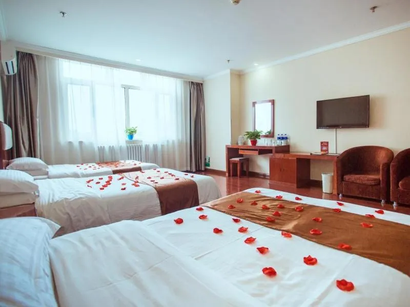 Bed in GreenTree Inn HeBei ZhangJiaKou ZhangBei Caoyuantian Rd ZhangKu Avenue Express Hotel