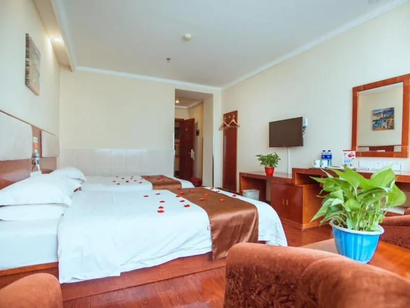 Bed in GreenTree Inn HeBei ZhangJiaKou ZhangBei Caoyuantian Rd ZhangKu Avenue Express Hotel
