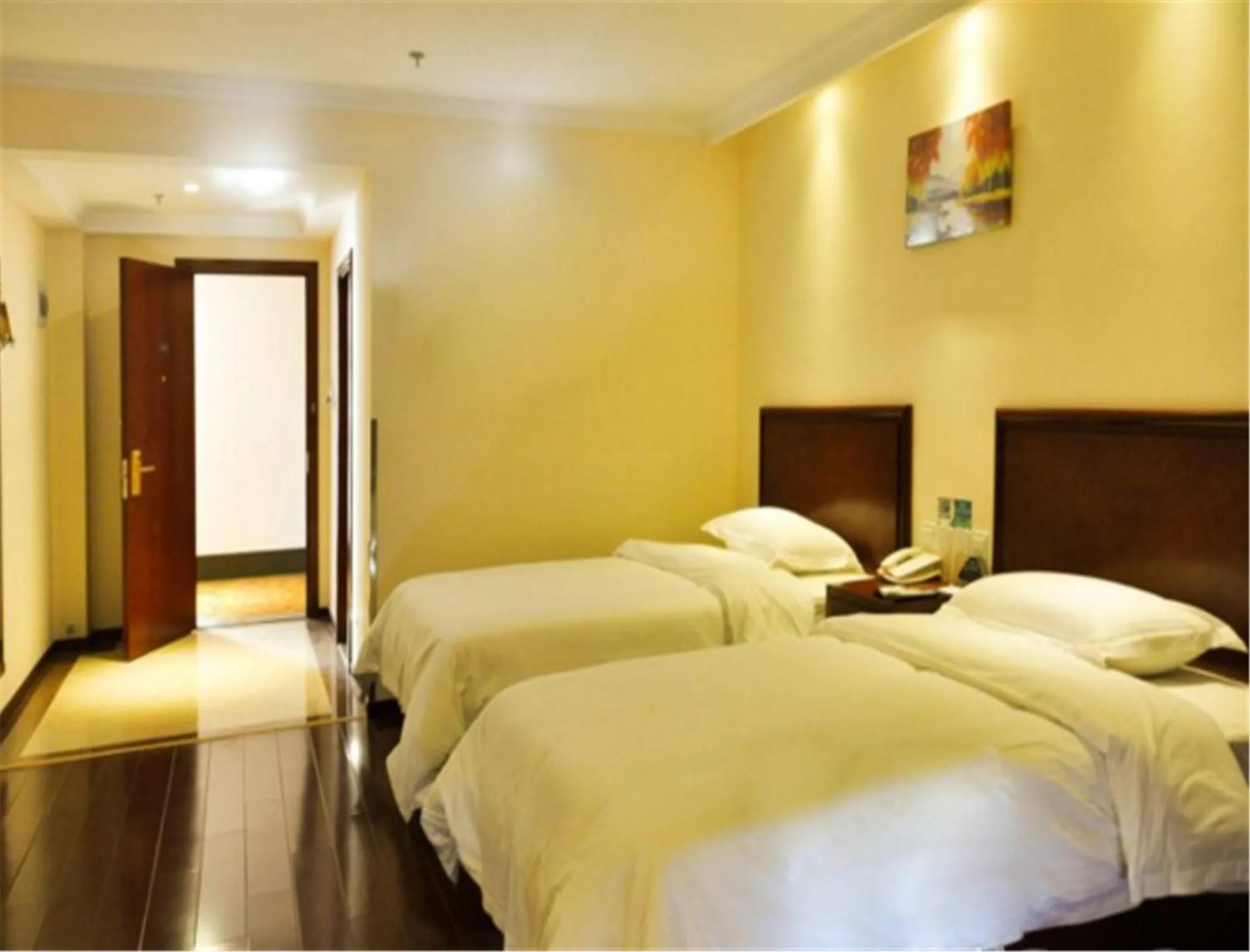 Bed in GreenTree Inn HeBei ChengDe Railway Station Southeast ChengDe Century City Business Hotel
