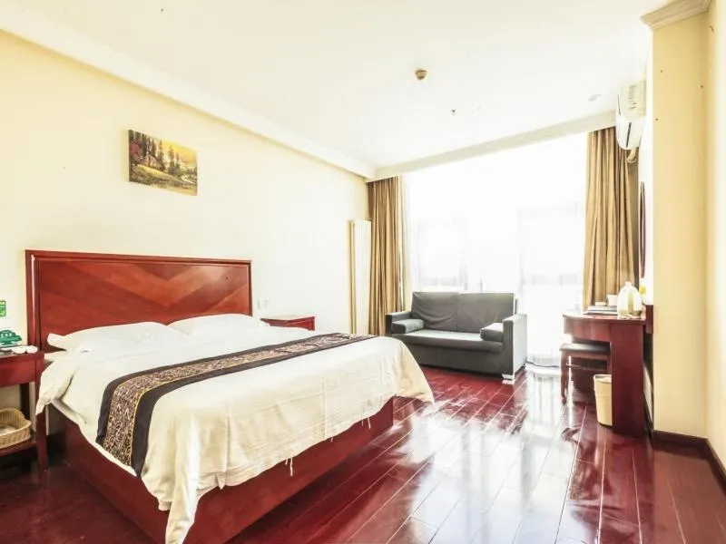 Bed in GreenTree Inn HeBei ChengDe Railway Station Southeast ChengDe Century City Business Hotel