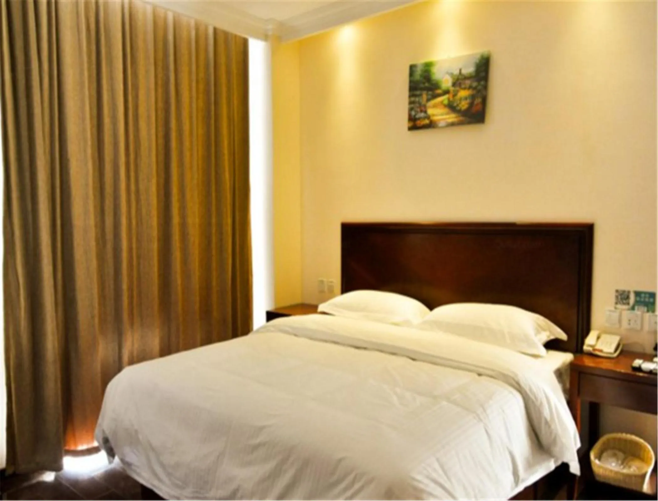 Bed in GreenTree Inn HeBei ChengDe Railway Station Southeast ChengDe Century City Business Hotel