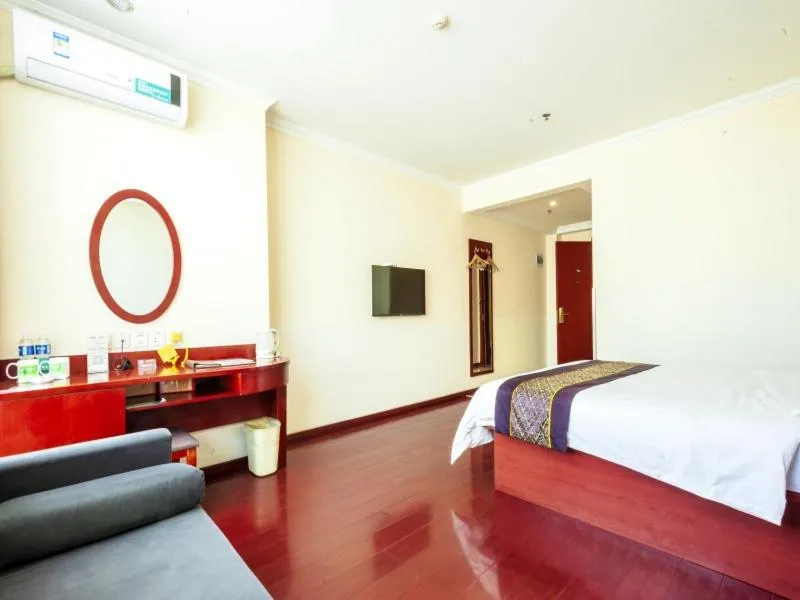 Bed in GreenTree Inn HeBei ChengDe Railway Station Southeast ChengDe Century City Business Hotel