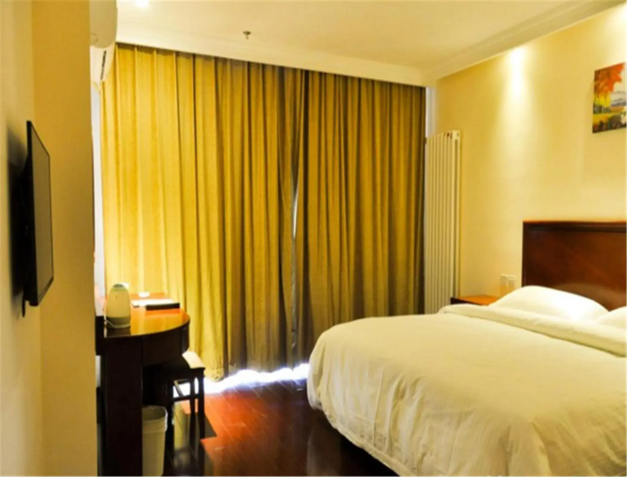Bed in GreenTree Inn HeBei ChengDe Railway Station Southeast ChengDe Century City Business Hotel Bed in GreenTree Inn HeBei ChengDe Railway Station Southeast ChengDe Century City Business Hotel