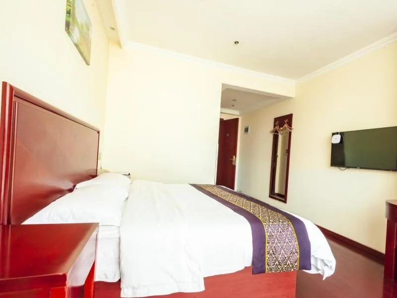 Bed in GreenTree Inn HeBei ChengDe Railway Station Southeast ChengDe Century City Business Hotel