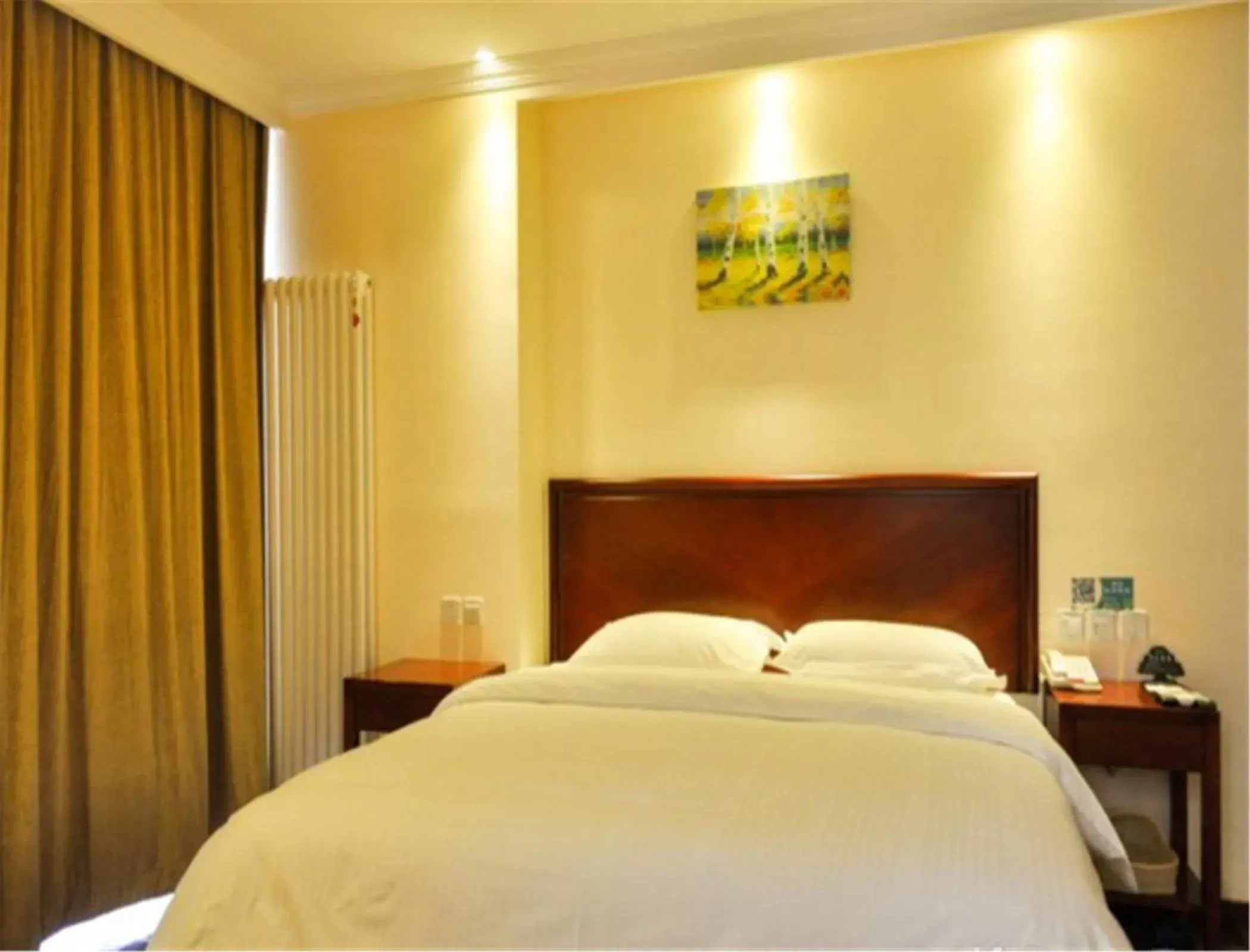 Bed in GreenTree Inn HeBei ChengDe Railway Station Southeast ChengDe Century City Business Hotel Bed in GreenTree Inn HeBei ChengDe Railway Station Southeast ChengDe Century City Business Hotel