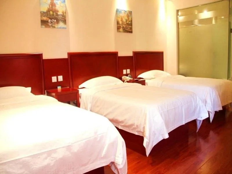 Bed in GreenTree Inn HeBei QinHuangDao ChangLi County MinSheng Road Walking Street Express Hotel