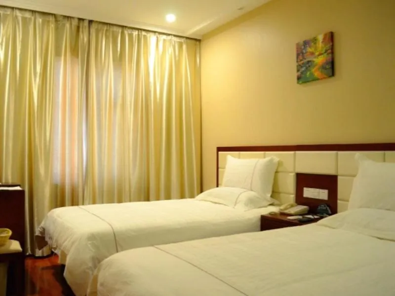 Bed in GreenTree Inn ShanXi LuLiang FengShan Road Central Park Express Hotel