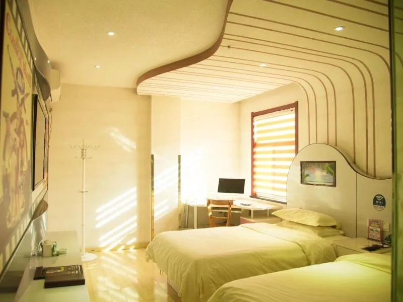 Bed in GreenTree Inn ShanXi LuLiang FengShan Road Central Park Express Hotel