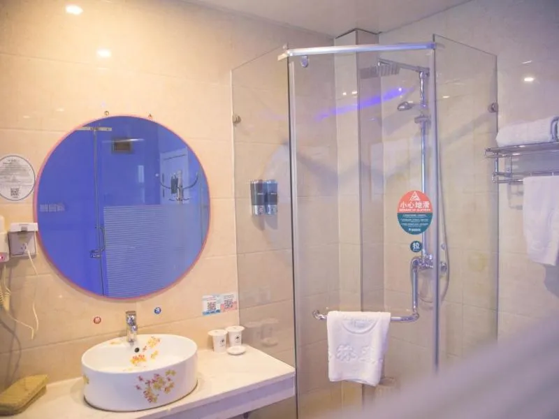 GreenTree Inn ShanXi LuLiang FengShan Road Central Park Express Hotel