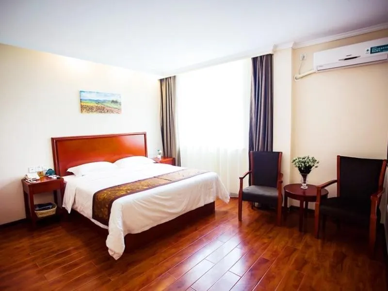 Bed in GreenTree Inn HeNan XinXiang LaoDong S) Street ZangYing Bridge Business Hotel