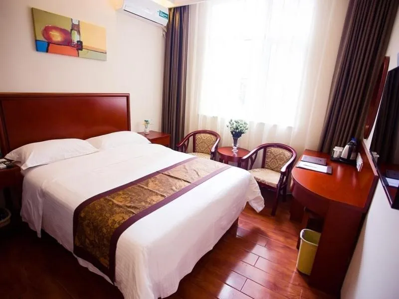 Bed in GreenTree Inn HeNan XinXiang LaoDong S) Street ZangYing Bridge Business Hotel