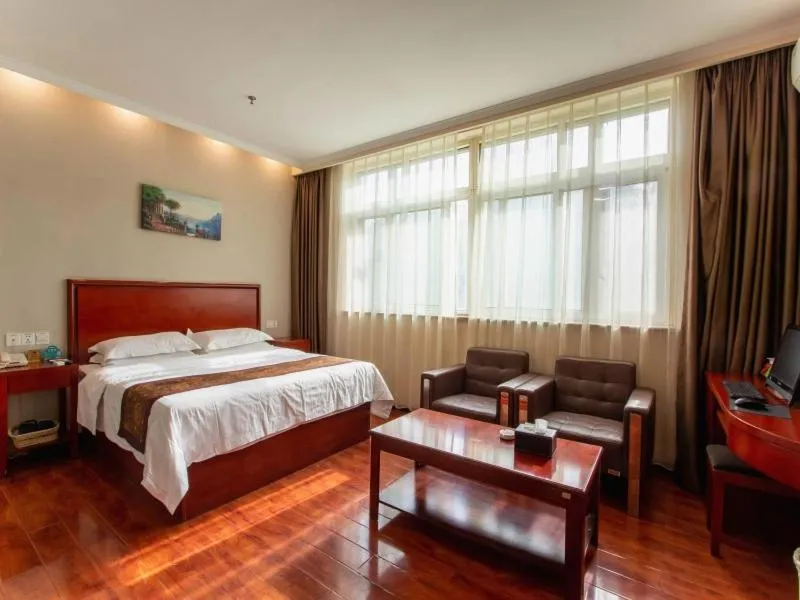 Bed in GreenTree Inn HeNan XinXiang LaoDong S) Street ZangYing Bridge Business Hotel