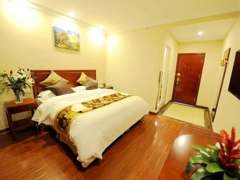 Bed in GreenTree Inn ShanDong YanTai Development Zone International Airport Shell Hotel