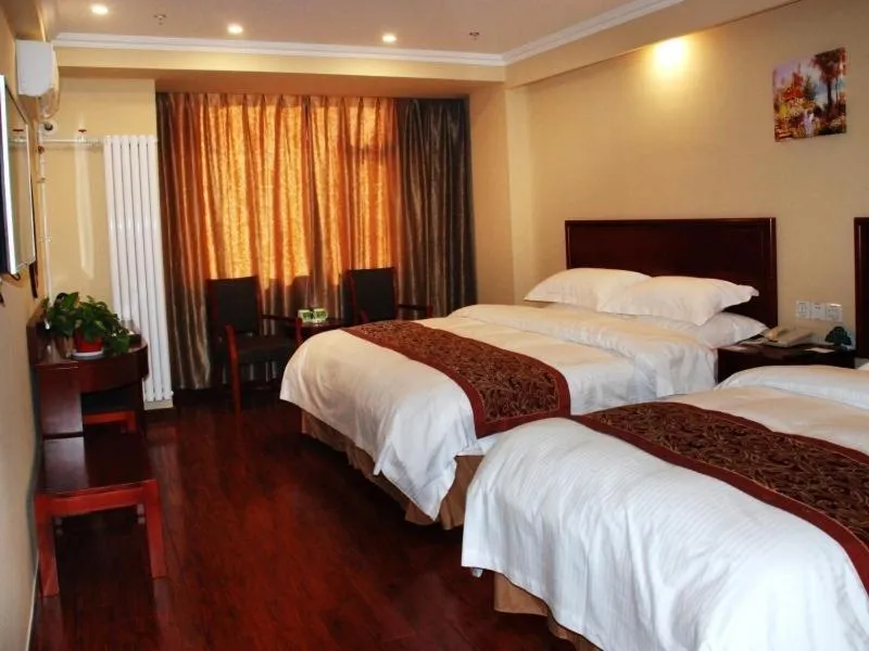 Bed in GreenTree Inn ShanDong WeiFang LinQu ZhanQian Road LuChuan Business Hotel