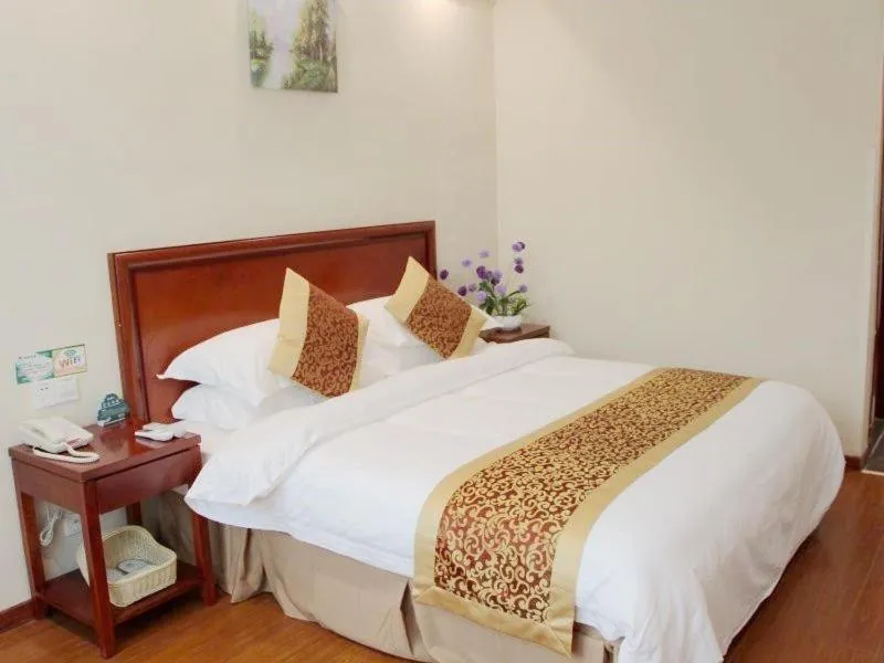 GreenTree Inn ShanDong JiNing ZouCheng ChangPingShan Road ChangPing Garden Express Hotel