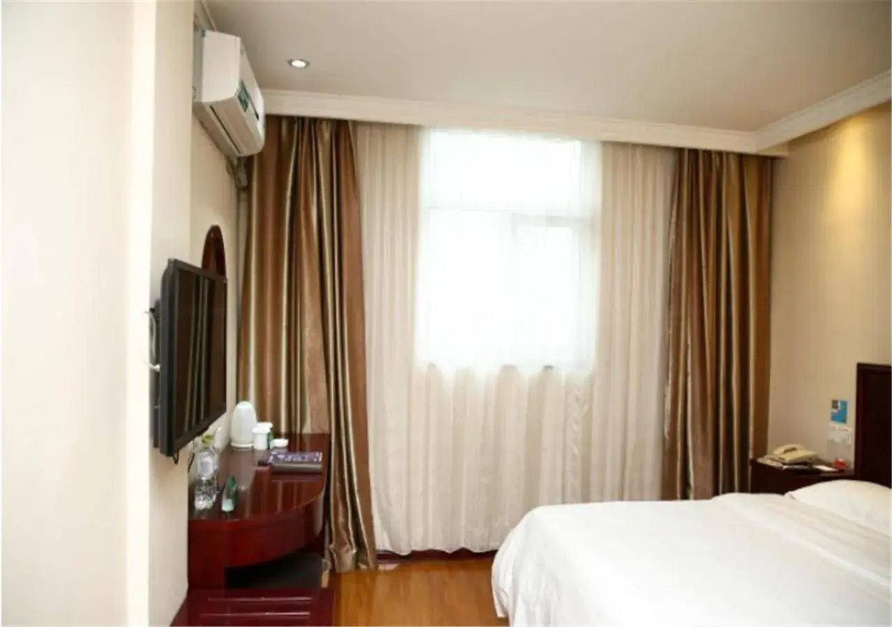 Bed in GreenTree Inn ShanDong JiNing ZouCheng ChangPingShan Road ChangPing Garden Express Hotel Bed in GreenTree Inn ShanDong JiNing ZouCheng ChangPingShan Road ChangPing Garden Express Hotel