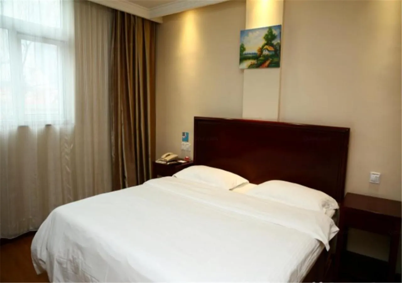 GreenTree Inn ShanDong JiNing ZouCheng ChangPingShan Road ChangPing Garden Express Hotel