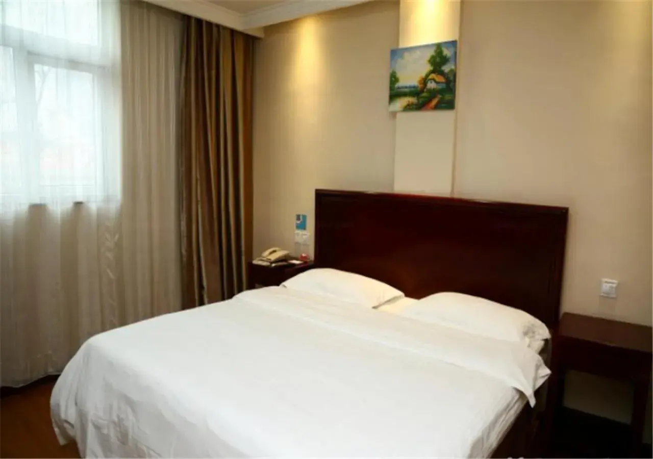 Bed in GreenTree Inn ShanDong JiNing ZouCheng ChangPingShan Road ChangPing Garden Express Hotel Bed in GreenTree Inn ShanDong JiNing ZouCheng ChangPingShan Road ChangPing Garden Express Hotel
