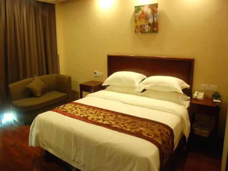 Bed in GreenTree Inn FengTai ZhongShan North Road Express Hotel