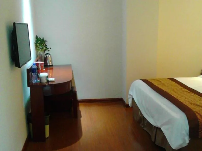 Bed in GreenTree Inn AnHui LuAn HuoQiu JianXing Road Express Hotel