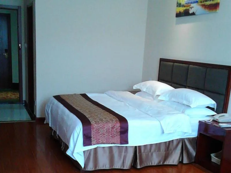 Bed in GreenTree Inn AnHui LuAn HuoQiu JianXing Road Express Hotel