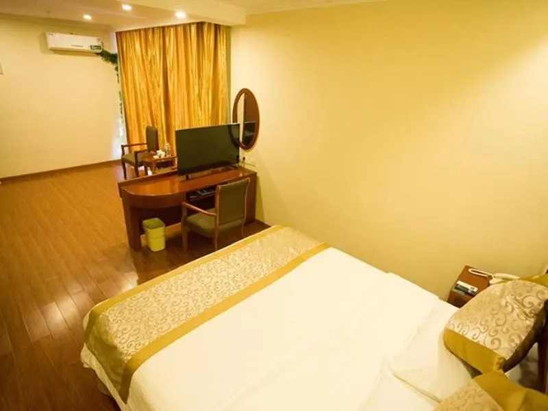 Bed in GreenTree Inn ShanDong ZaoZhuang TengZhou FuQian Road LongQuan Square Business Hotel